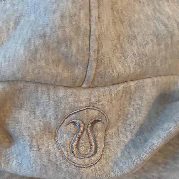 Women’s Grey Lululemon Scuba - Picture 2 of 3